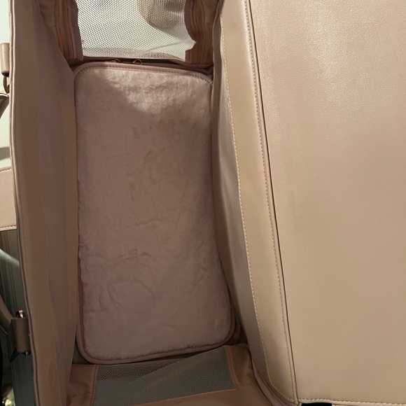 Vanderpump Pets Monogramme Pet Carrier Blush Pink - Picture 11 of 12